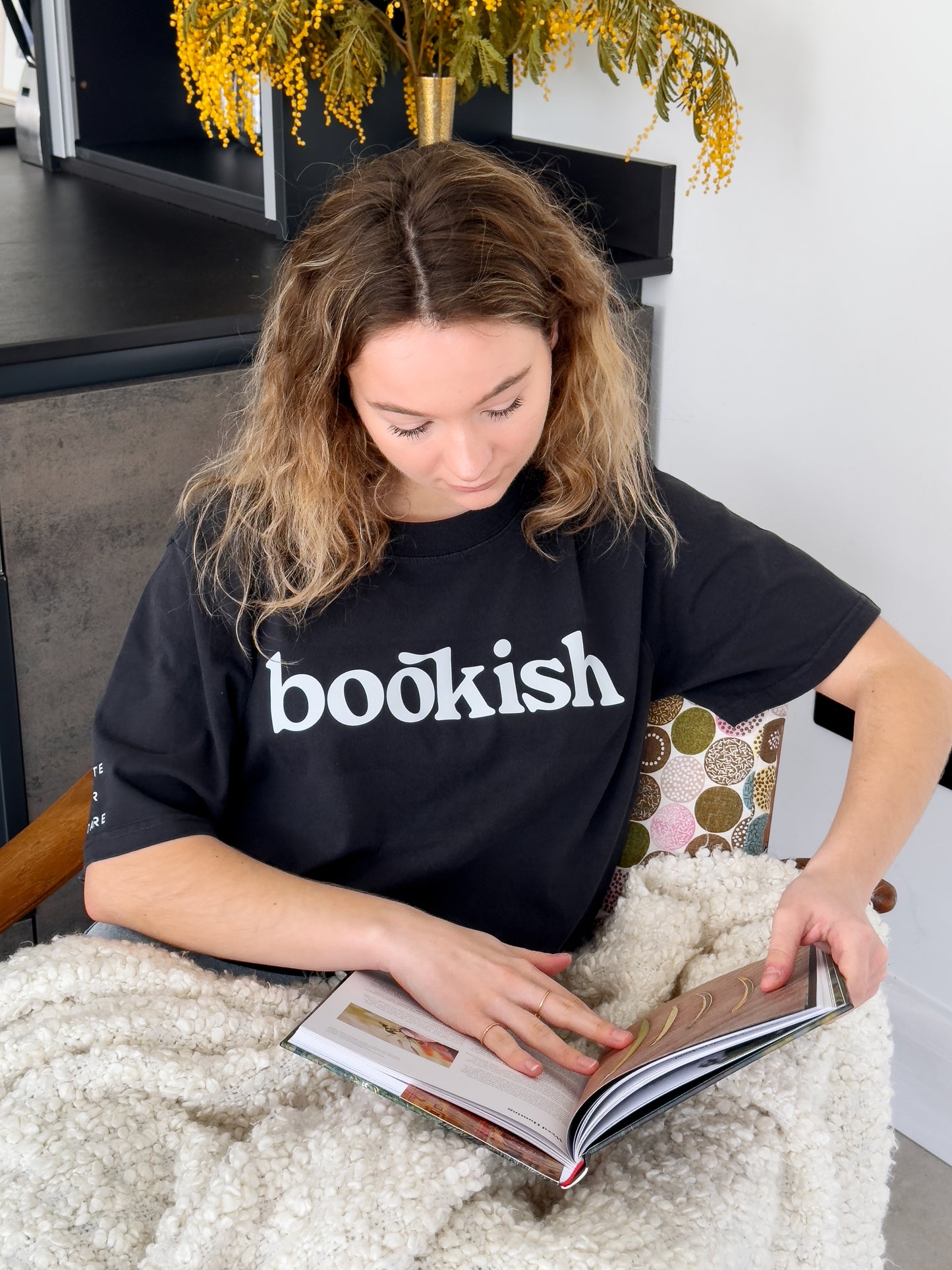 Bookish T-Shirt in Vintage Black